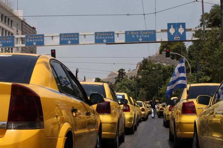 Χωρίς ταξί σήμερα η Αθήνα – Ξεκινούν 24ωρες επαναλαμβανόμενες απεργίες